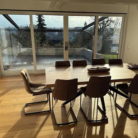 بيت للعطل Mit Pool Und Aussicht 20 Min Von Stuttgart Flughafen Und Messe نورتينغن