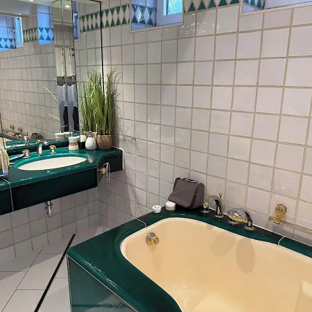Mit Pool Und Aussicht 20 Min Von Stuttgart Flughafen Und Messe