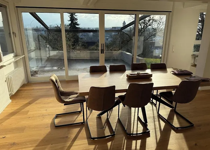 بيت للعطل Mit Pool Und Aussicht 20 Min Von Stuttgart Flughafen Und Messe نورتينغن